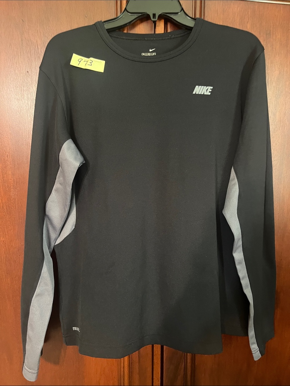 Nike Black Long Sleeve Top with Gray Panels Size Medium ❤️❤️